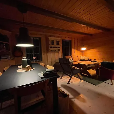 Tronstadbu- 1800s Near Geirangerfjord & Slogen Hike Nyaraló