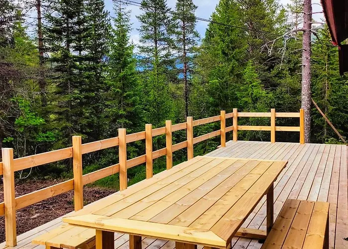 Tronstadbu- 1800s Near Geirangerfjord & Slogen Hike Hellesylt