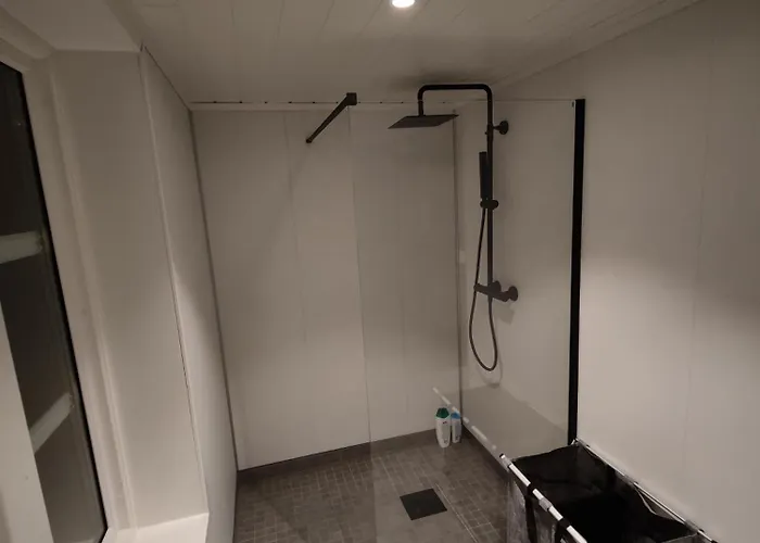 Tronstadbu- 1800s Near Geirangerfjord & Slogen Hike 펜션 *